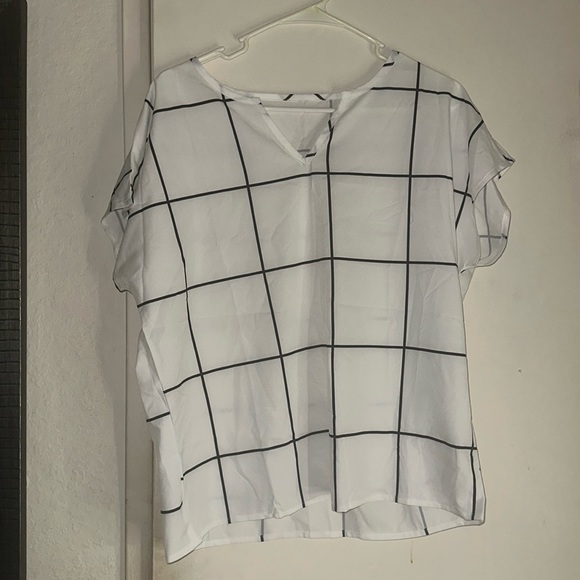 I think this is a size medium - Picture 1 of 2